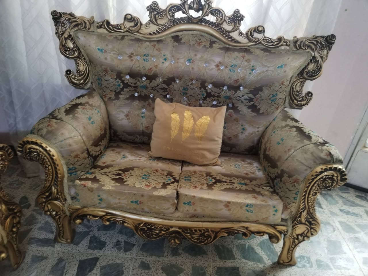 سلام عليكم تخم اللبيع عشر مقاعد نضيف جدن عنواني بغداد الرائسه مال عبيدي شارع عشرين سعره 700 وهاذ رقمي *********** متواجد فيس وتساب
