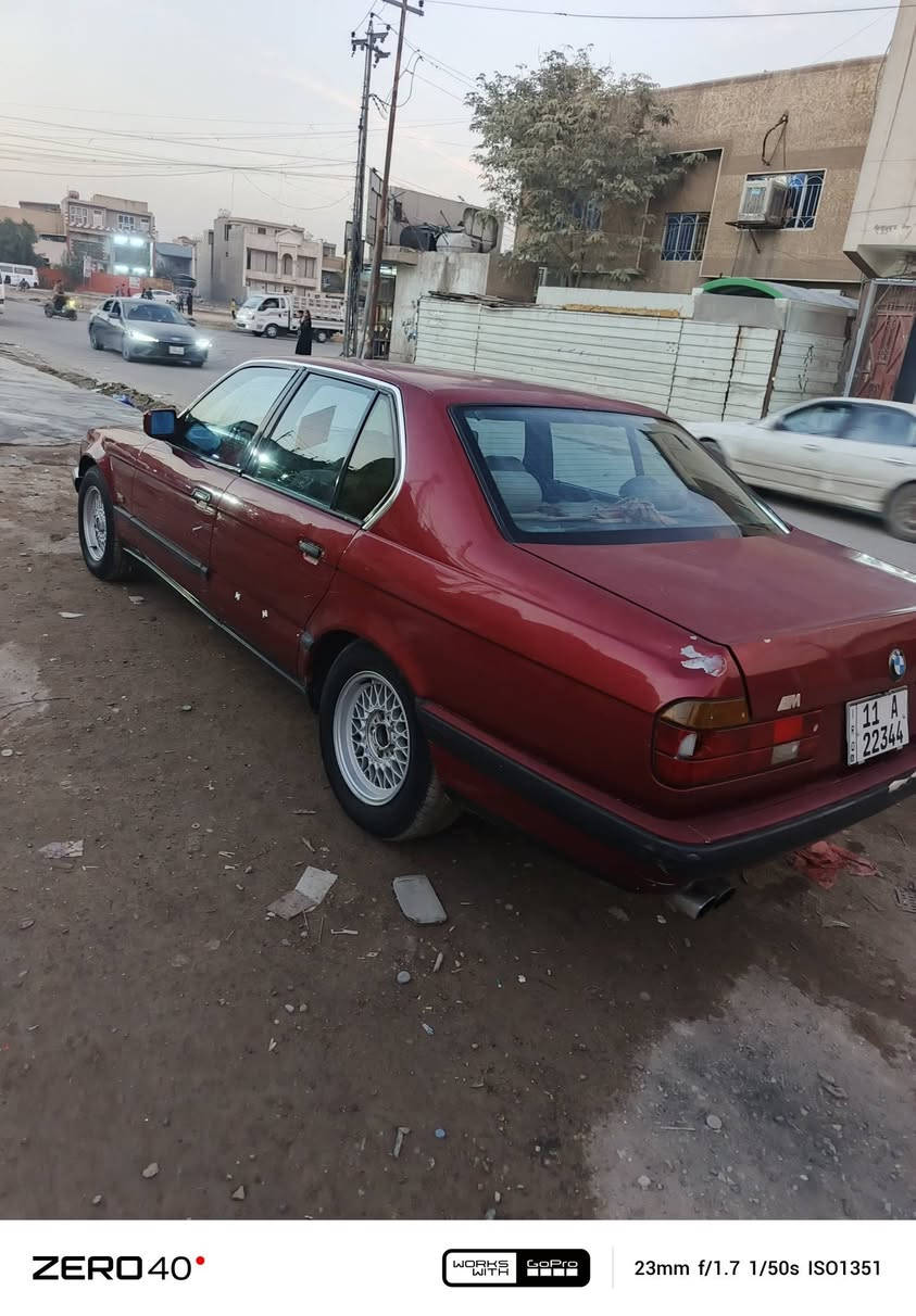 سلام عليكم بي ام 735 البيع
رقم مميز حلو بغداد سنويه تنتهي 2030
سياره عضمته حلوه بيه بس ضربتين بل جاملق الخلفي وجاملخ المامي ضربتين زغار 
مكينه بدلته جديده مال تفصيخ 
داخل رادله دوشمه وترتيبات 
سعر ٤٦ & وبيه مجال بكاني بخداد ضباط ***********
