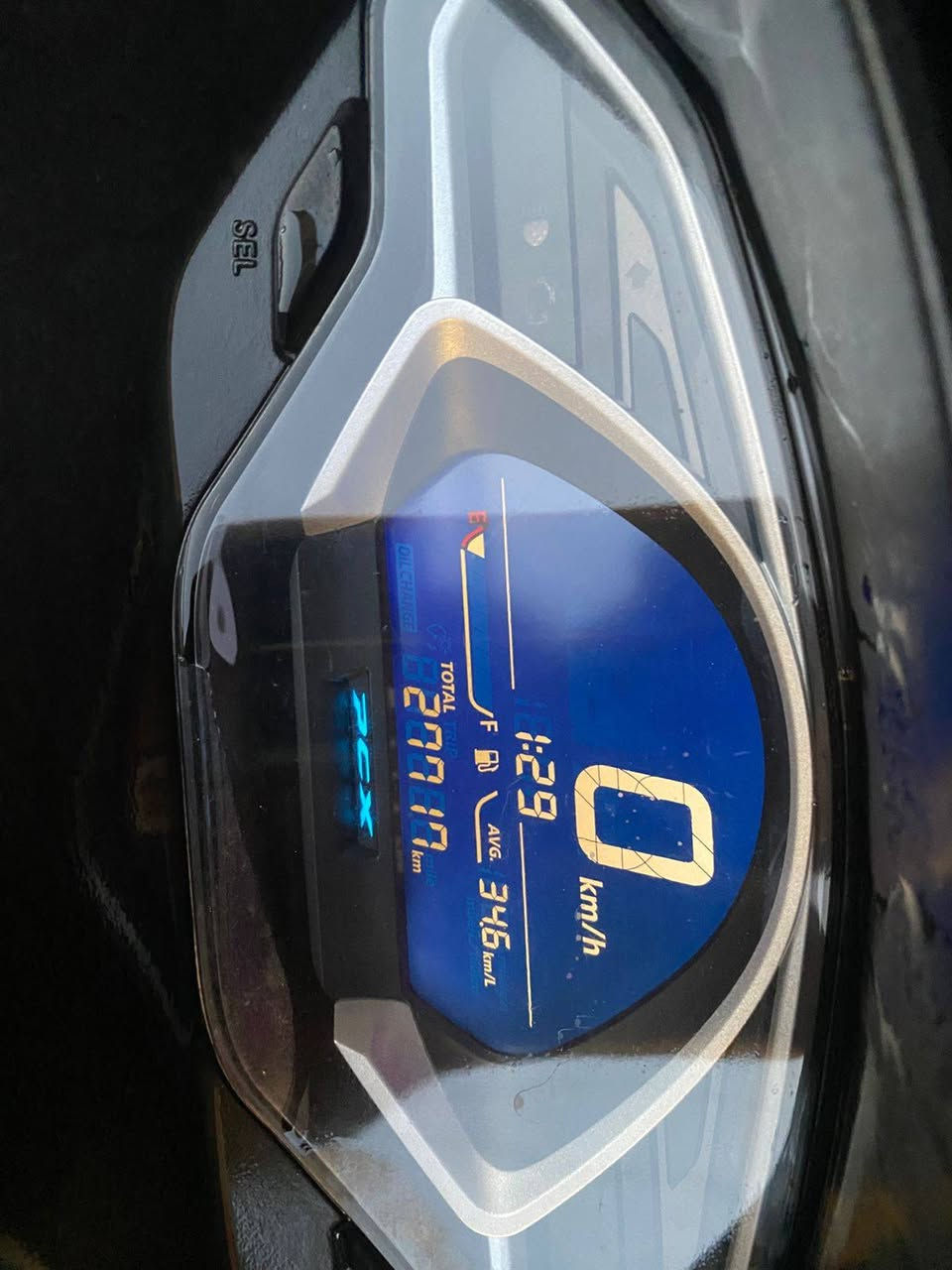 السلام عليكم
دراجه بي سي اكس جيل ثالث للبيع

وارد (كوري)

مكينه125cc

مرقم و كامل تحويل ثاني يوم رقم ديالى

ماشيه 27 الف فقط

السعر28 ورقه و بيها مجال

للاستفسار***********
