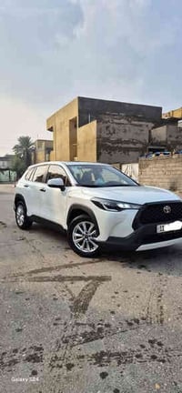 كورلا كروز 2025 مطلوبه مصرف  فول مواصفات داخل احمر لايتات زينون رادارا...