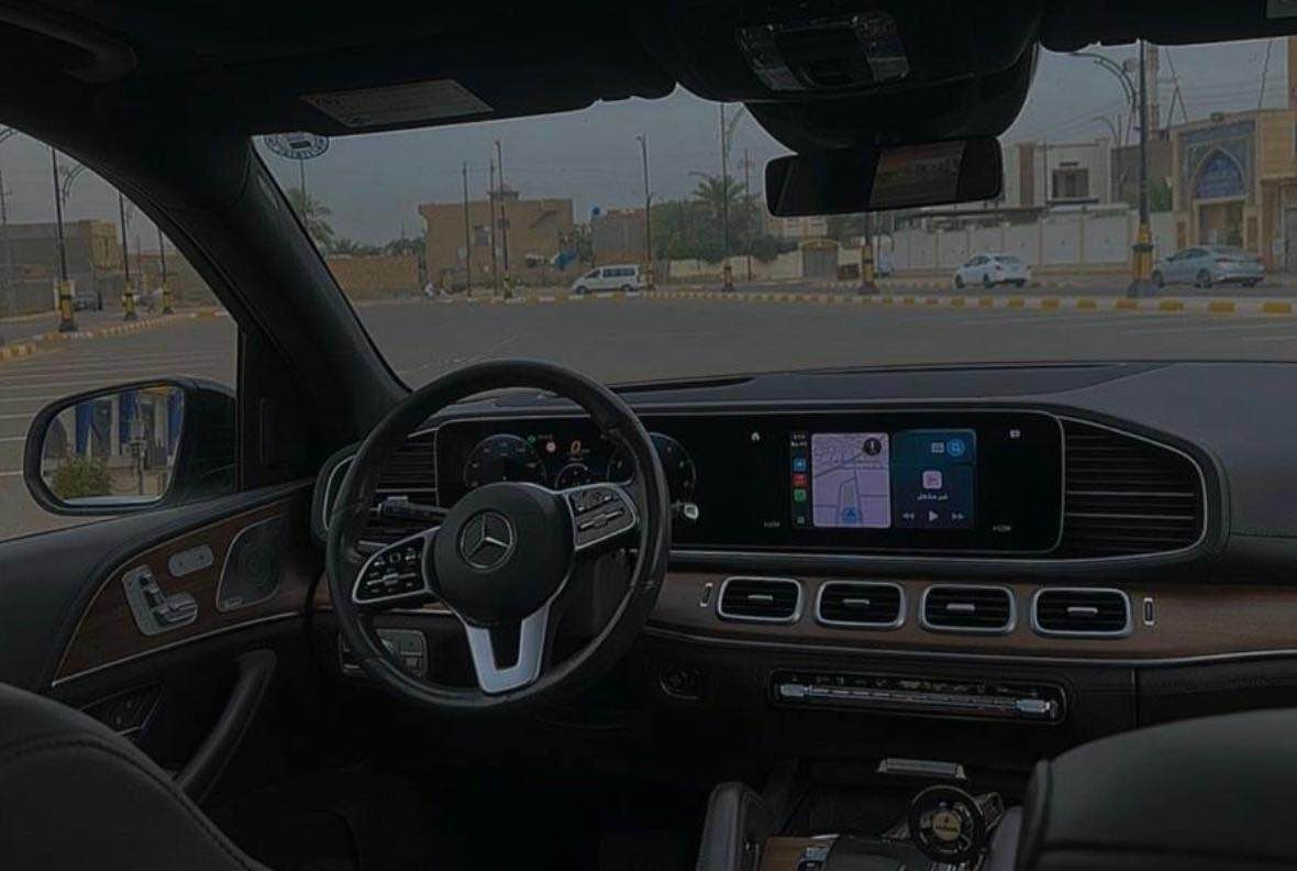 السلاام عليكم 
مرسيدس GLE450 موديل 2020
فول مواصفات ( أبواب سحب وبصمات وبانوراما وجكات وشاشات ورادارات وحساسات وكامرا 360 درجة وكشنات جلد تدفئه وتبريد وخزن وصندوك كهرباء ونقطة عمياء 7 راكب سقف شاموه   وبعد كلش هواية مواصفات 
السياره مكفوله ماشيه 167
السعر 50 الف وبيه مجال 
للاستفسار الاتصال على:*********** بغداد, العراق
