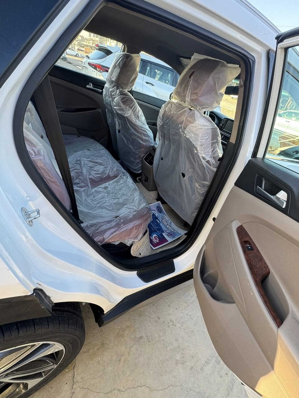 سلام عليكم احبتي
للبيع توسان 2020 خليجيه

ماشيه 98

رقمه واسط مشروع وطني يعني تتحول وين ميعجبك

مبدل بيه جاملغ ايمن وبيه بارد السووونار ب منشور

شاصي ولغد مكفوووول

طاك بيه دبل ايرباك

سياره نضيف وجاهزه 

بالعافيه ع ياخذه

سعره 178 وبيه مجال بصيط

عنواني بغداد بلديات / ***********
