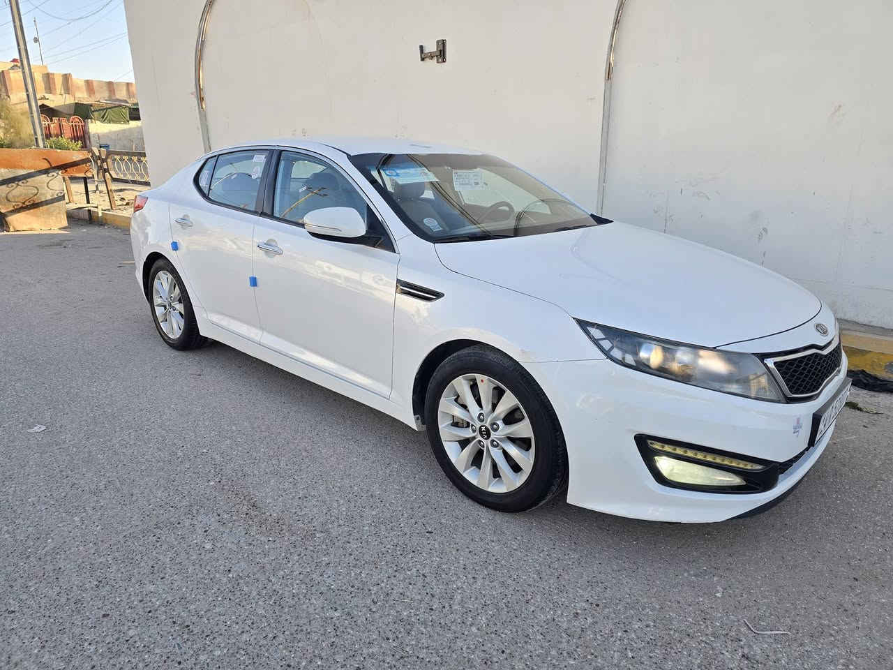 السلام عليكم كيا اوبتيما خليجي موديل ( 2014 ) فول مواصفات واحد 1️⃣ على واحد 1️⃣ قماره حديد محرك 2400 دوش مكفوله  من الضربه والتبديل بيه رشت صبغ الأبواب عل طرف داير جاملغ خلفي جهة سائق شرط شخط مال ستوته لا ضربه داخليه ولامعجون سياره جديده جدا جاهزه من كلشي كير مكينه حداديه تبريد تخم تاير كهربائيات مواصفات سياره بصمة تشغيل + بصمة أبواب + كشنات جلد + 5 ويل كب + شفتات استيرن + حساس خلفي + كامره + مرايات شفط + اشاره بالمري + نيكل خارجي وداخلي + تبريد بيانو + لد امامي خلفي رقم دولي انكليزي باسم ولد صديقنه تحويل مباشر سنويه وهزه لغاية 2030 مكان سياره ناصريه مركز للاتصال 

( ‭0781 069 5272‬ ) 

او  وات ساب ( ‭ 0786 979 2983‬ )

السعر ( 142 ) رجااا بس شراي يتصل
