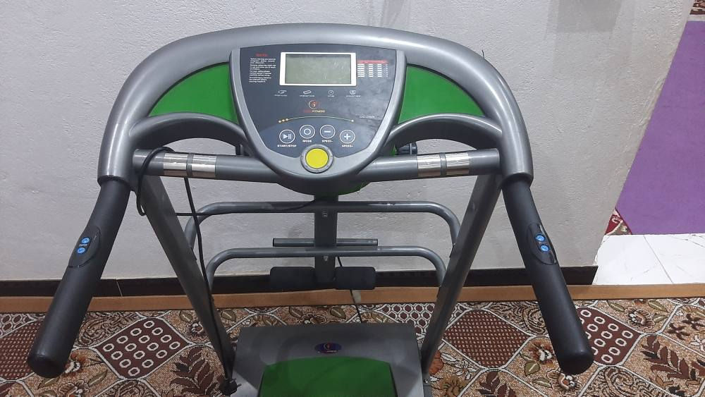 مشاية رياضية كهربائية للبيع
شغالة وما بيها أي خلل
شاشة تبين السرعة والوقت والمسافة والسعرات الحراريه
مناسبة للمشي والركض بالبيت
نظيفة استخدام شخصي
السعر 500 ألف
للأستفسار خاص عمارة, ميسان


**إذا كنت صاحب هذا الإعلان وتريد حذفه لأي سبب، رجاءا أرسل رسالة إلى الدعم الفني**