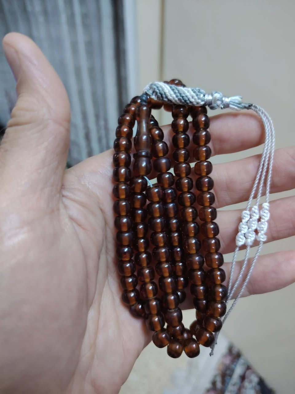 سندلوس باكستانيه قديمه ١٠١ حبه  وسطيه شامه دم  لون عسلي غامق كركوشه خليجيه الحجم  ٧،٥٠ ×  ٦،٥٠  ملم (( السعر  ٢٥  الف عراقي مع التوصيل  من الاخير بدون عمله رجاءا )) تواجد بغداد


**إذا كنت صاحب هذا الإعلان وتريد حذفه لأي سبب، رجاءا أرسل رسالة إلى الدعم الفني**