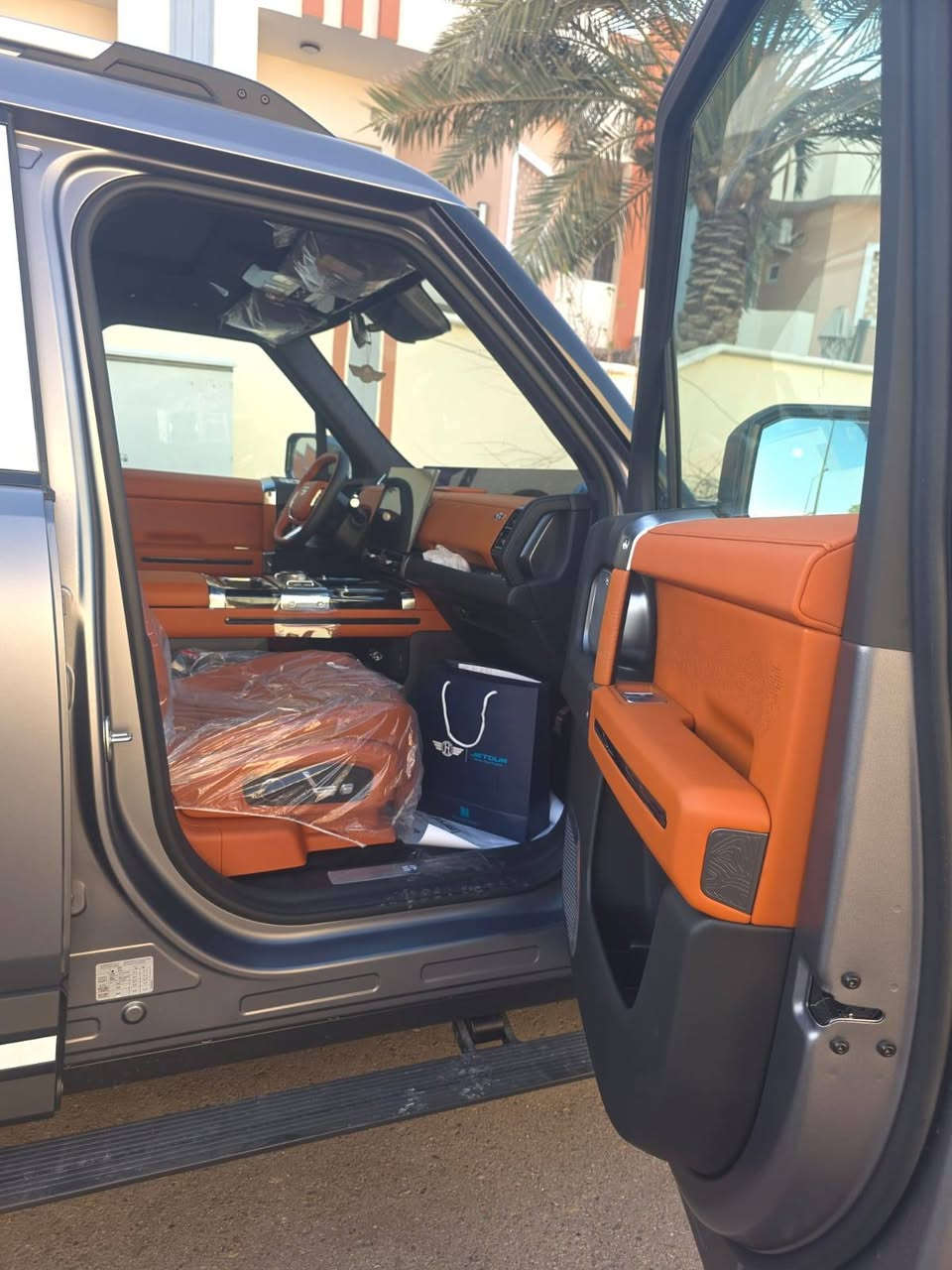 جيتور G700 primer اعلى فئه اعلى مواصفات (المواصفات متوفره بصفحه جيتور الرسميه لفئه primer) بلون رمادي مات (طافي) السياره صفر كيلو متر رقم مؤقت 
السعر 78 مليون وبيها مجال بسيط

للاستفسار الاتصال على الرقم 
0777 089 5950
