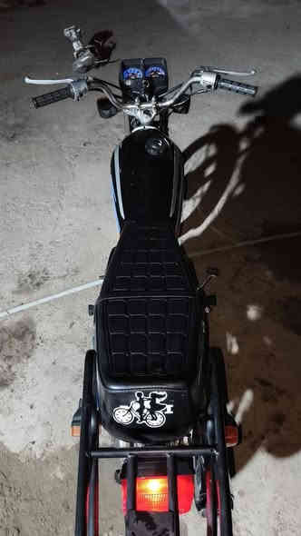 سلام عليكم  دراجه للبيع الشاصي  مكفول المحرك شلامجه    ولبقي كله سيد خلدون  السعر 750
وبيه مجال الرقم***********
