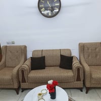 تخم مستعمل نضيف ٥مقاعد السعر ٥٠٠وبيه مجال المكان شهداء البياع ٠٧٧٣٦٧١٤...
