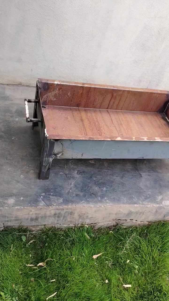 متاح مناقل  صح بعد قليل ينتهي الشتأ بس جاك رمضان ونفس تطرب عل شوي قياسات طول 70س عرض34س عمق 13س ولسعر بلش بس25قفل للستفسار اكثر ***********
