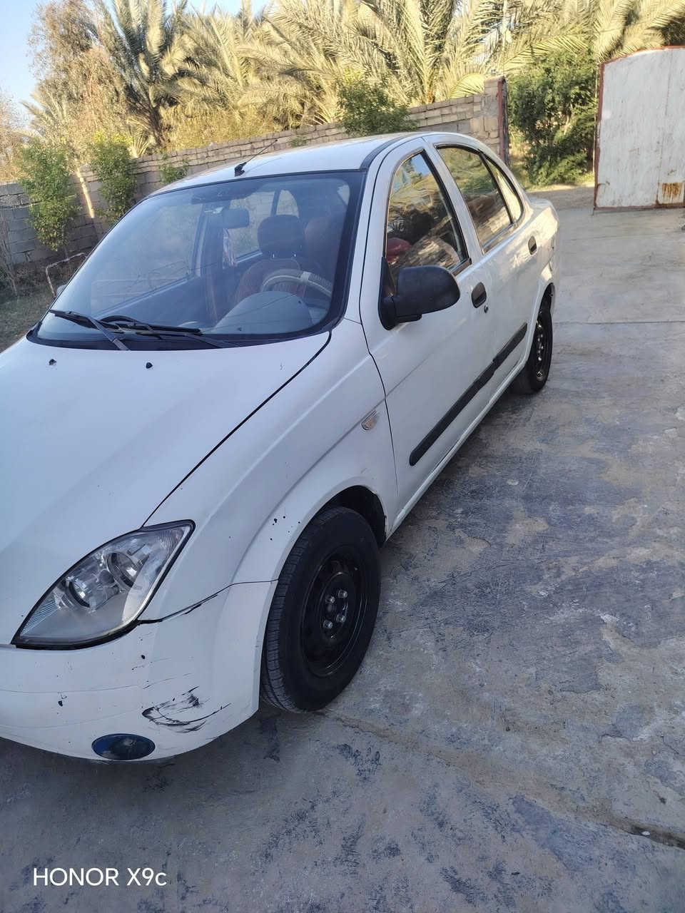 سلام عليكم اخوان سياره طبيه موديل 2012 خصوصي رقم بغداد السياره باسمي التواصل ***********
