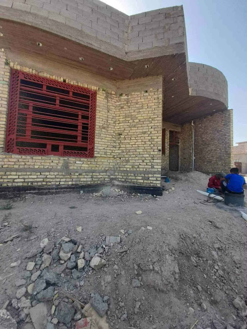 بيت للبيع مساحتها 500متر طابو زراعي تبليط كدامك خدمات كامله عنوان بل بعلوان قريب عل شارع لعام بيت متعوب عليه مجاري كامله كهربا ماسس كامل سعر 45بي مجال لطيبين ***********بي وتساب
