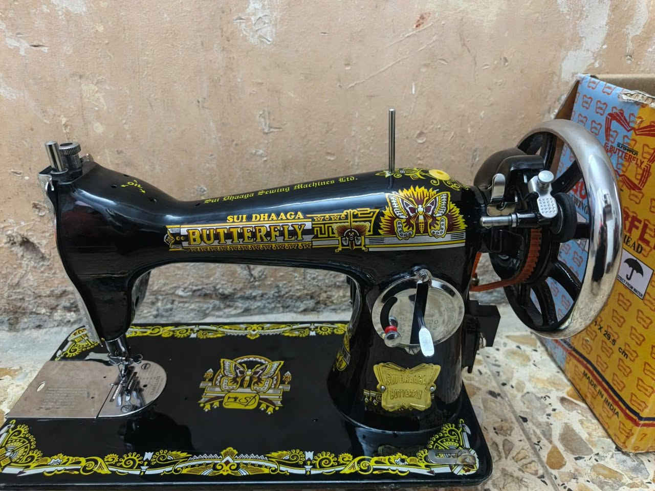 السلام عليكم
مكينه فراشه جديده ما مستخدمه 
سعرهه 55
  
***********
