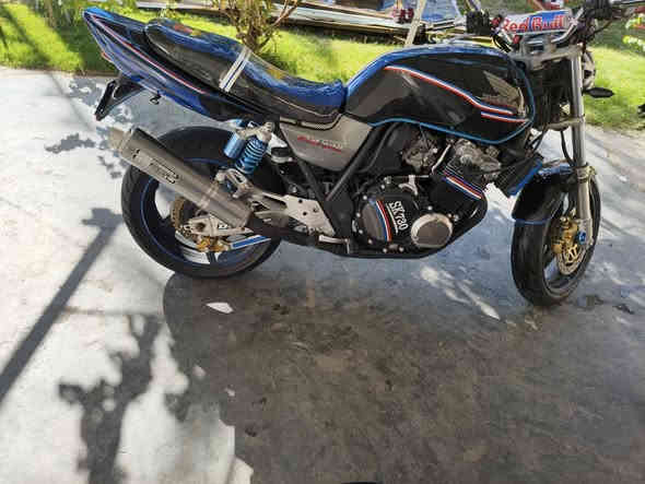 ياالله سيبي فور جيل ثاني الدراجه جديده حيل مكينه خرسه  16ولف اوراق بيهة منفيس كله شغاله مابيهة نقص السعر 12 مكاني رمادي تأميم ***********
