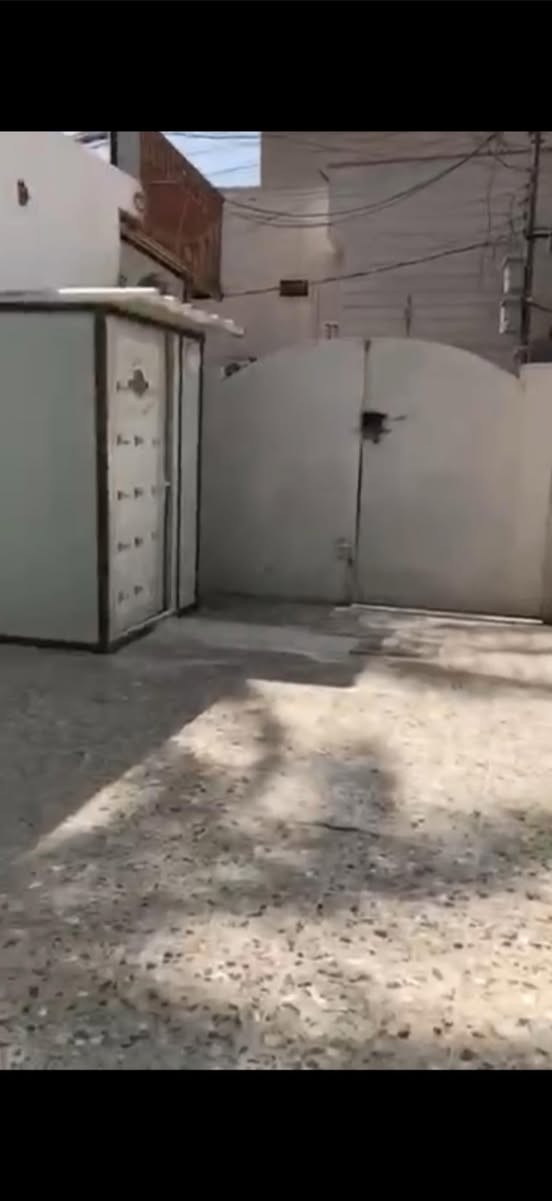 بيت للبيع مساحه 80 
م يحتوي على طابق الاول كراج سياره ومطبخ وغرفة نوم  طابق ثاني يحتوي على سطح غرفه نوم ومطبخ وسطح ثاني 
للاستفسار:

***********
