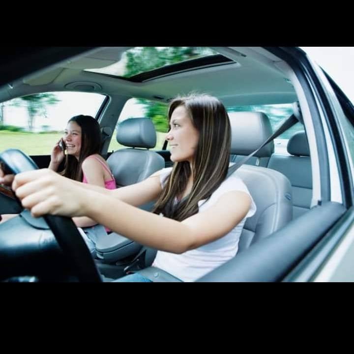 مكتب بغداد 2 لتعليم السياقة / فرع حي اؤر قرب فلكه صباح الخياط دورات لتعليم قيادة السيارة وبخبرة في مجال التعليم 40 عام . وقت دوام من ساعه8صباحأ الى 9مساء
دورتنا 10 أيام عملي + نظري 🛑🚦
* التدريب العملي يتضمن ؛
١_ أوليات السياقه
٢_ أفرع داخليه🏠
٣_ شارع وتقاطعات🚦🚗
٤_ سريع ونفق 
٥_ فلكه واستداره⛲
٦_ جسور🎢
٧_ ازدحامات 🚗
 ٨_ بك وطبكات🚧 
ملزمه تخرج شهاده للاشارات المروريه
#يوجد كادر نسائي متخصص❤️‍🔥
يصلكم إلى منازلكم
#الأسعار 💵
كادر رجالي 150 الف
كادر نسائي175الف 
***********
***********
