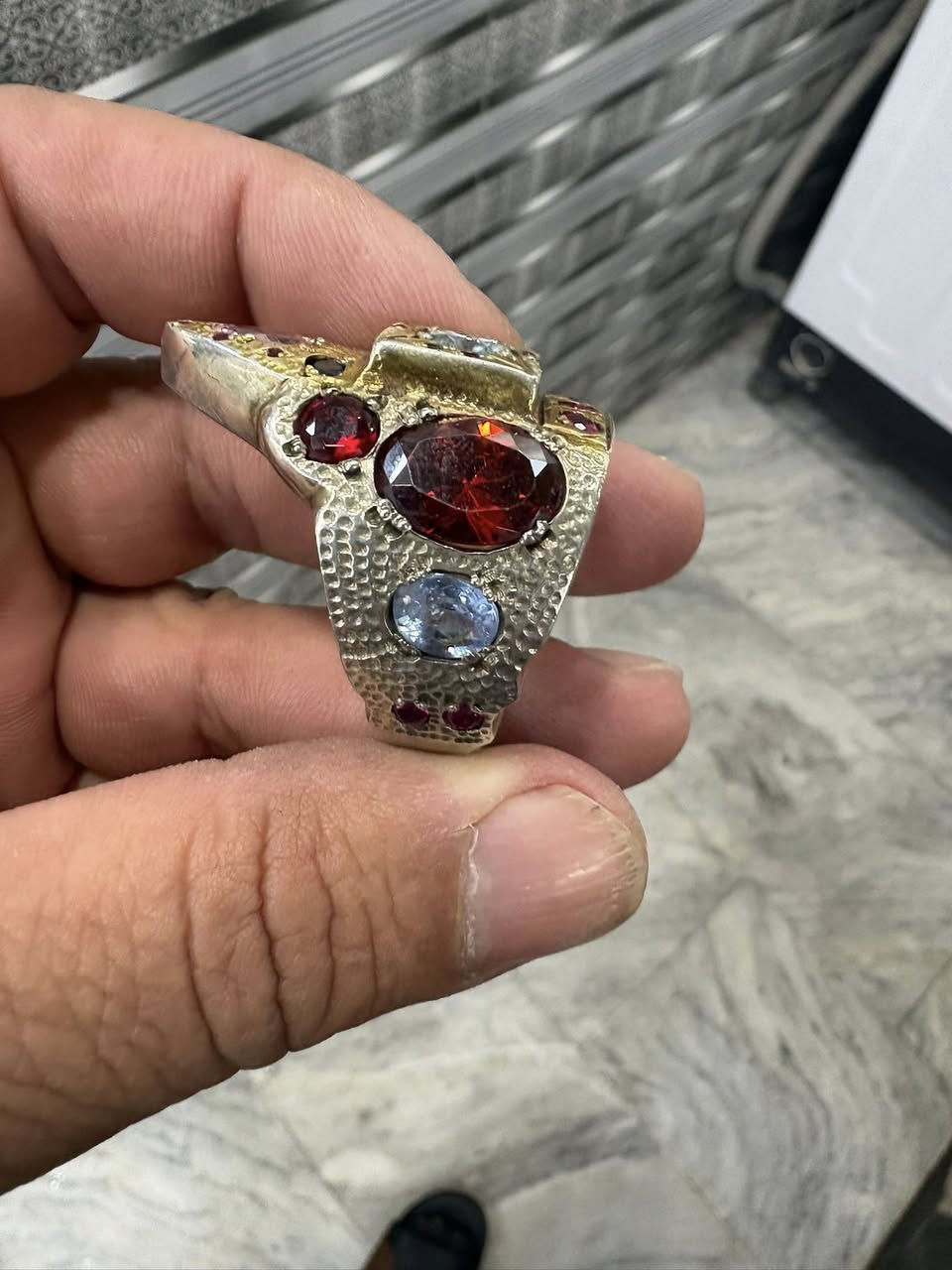 تحفة ملكية 52 غرام كل احجار اصلية


**إذا كنت صاحب هذا الإعلان وتريد حذفه لأي سبب، رجاءا أرسل رسالة إلى الدعم الفني**