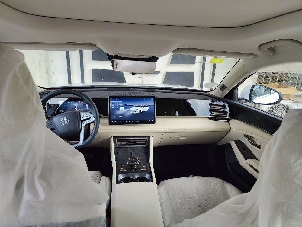 BYD QIN L FULL
سەیارەکە وەك شەریکە نوێیە کامل ئەشیای لەگەڵە
هەموو شتێکی بەشەرت، لەبەر پارە دەیفرۆشمەوە، 1مانگ و نیوی مایە لۆ ڕەقەم .
12کامیرە + ئۆتۆ پارك + پانۆڕاما
ناو کرێمی + کوشین جلد + ڕادار
فاست چارچ و شەحنی ئاسایی
*********** أربيل, العراق
