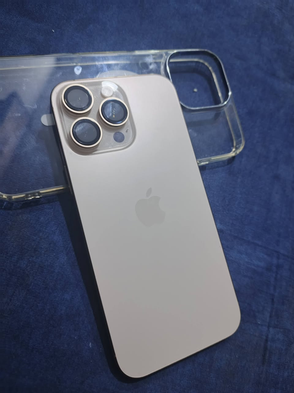 ايفون 16 pro max نضيف شركه مامفتوح شرط مكانه الرميثه السعر 1350 قفل للاستفسار ***********
