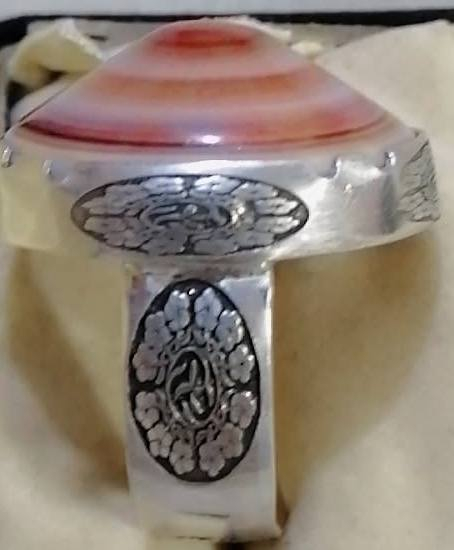 جزع يماني بقري لون برتقالي دبور النحلة حجر قديم صياغة ثقيلة عراقية لبيع التفاصيل واتساب *********** هذا رقمي بغداد قرب شقق بسماية
