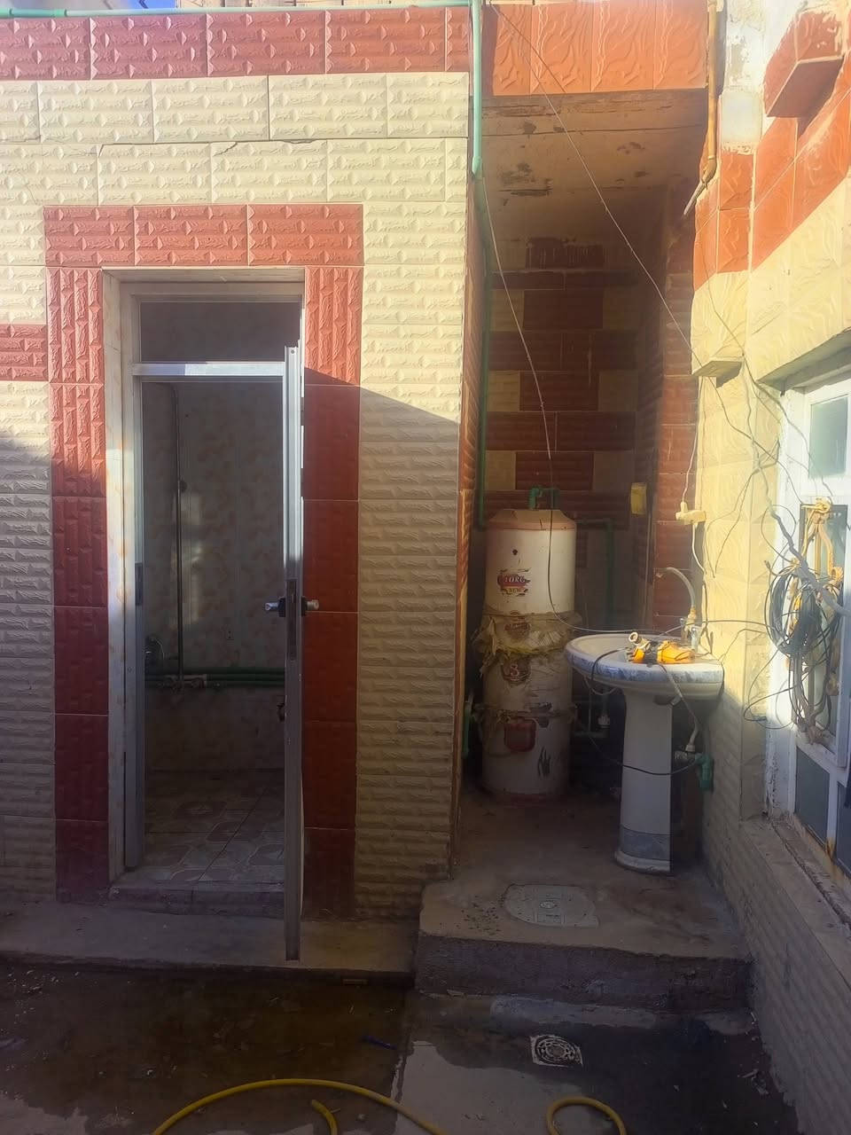 متوفر الان دار سكني #للايجار
📍الموقع: #حي_النهضه_قرب_مركز_الشرطه
قرب مجمع السبطين 
🏡 مواصفات البيت
• طارمه زغيره
• استقبال واسعه
• غرفتين نوم
• صالة 
• مطبخ
• صحيات

#للاستفسار اكثر
#واتساب_اتصال_***********0
أو مراجعه مكتب السند للعقار الكائن في الجزائر شارع المطاعم مقابل مدارس التفوق الاهليه
