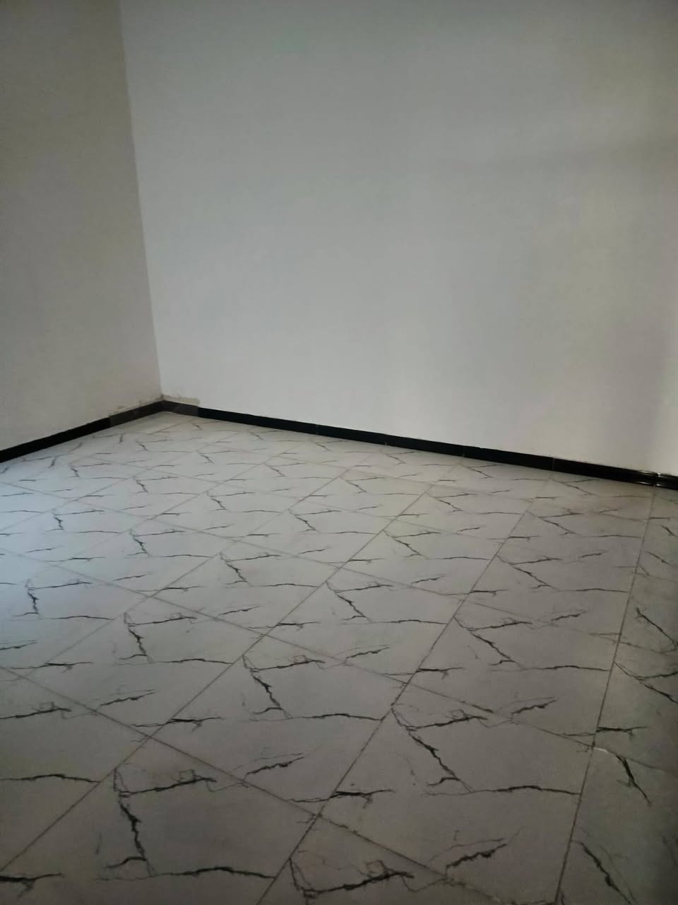 الدار الايجار مساحه ١٠٠ متر بيت جديد وجاهز السكن الاستفسار أكثر.***********
