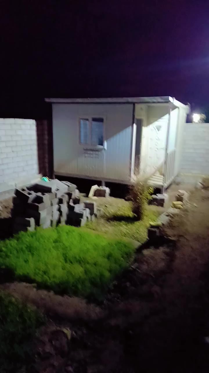 كرفان للبيع السعر مليون و ونص  وبي مجال المساحه اربعه هو ولصحيات ولعرض 3 هوه كدامك بصوره وتعال وشوف 
مكان سوق الشيوخ قرية النصر قرب مدرسة قانه
***********
