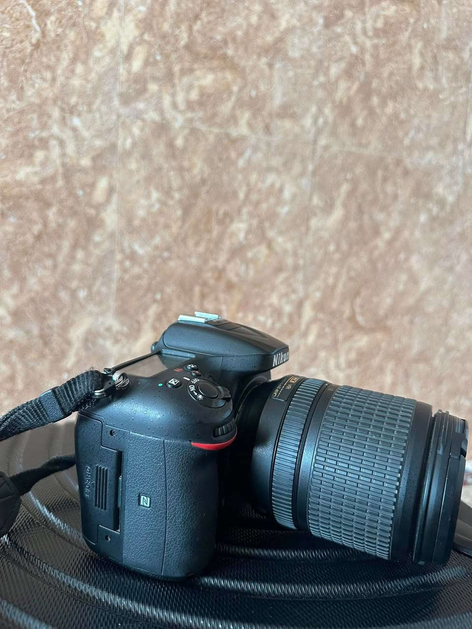 نیکۆن،D7200 لۆک،20k گرتوە لێنزی 18_140  بۆفرۆشت  بەشەرتی هەمو شتێک  تەنها درزێکی کەمی لەشاشەی سەرەوە هەیە   *********** Whatsap
