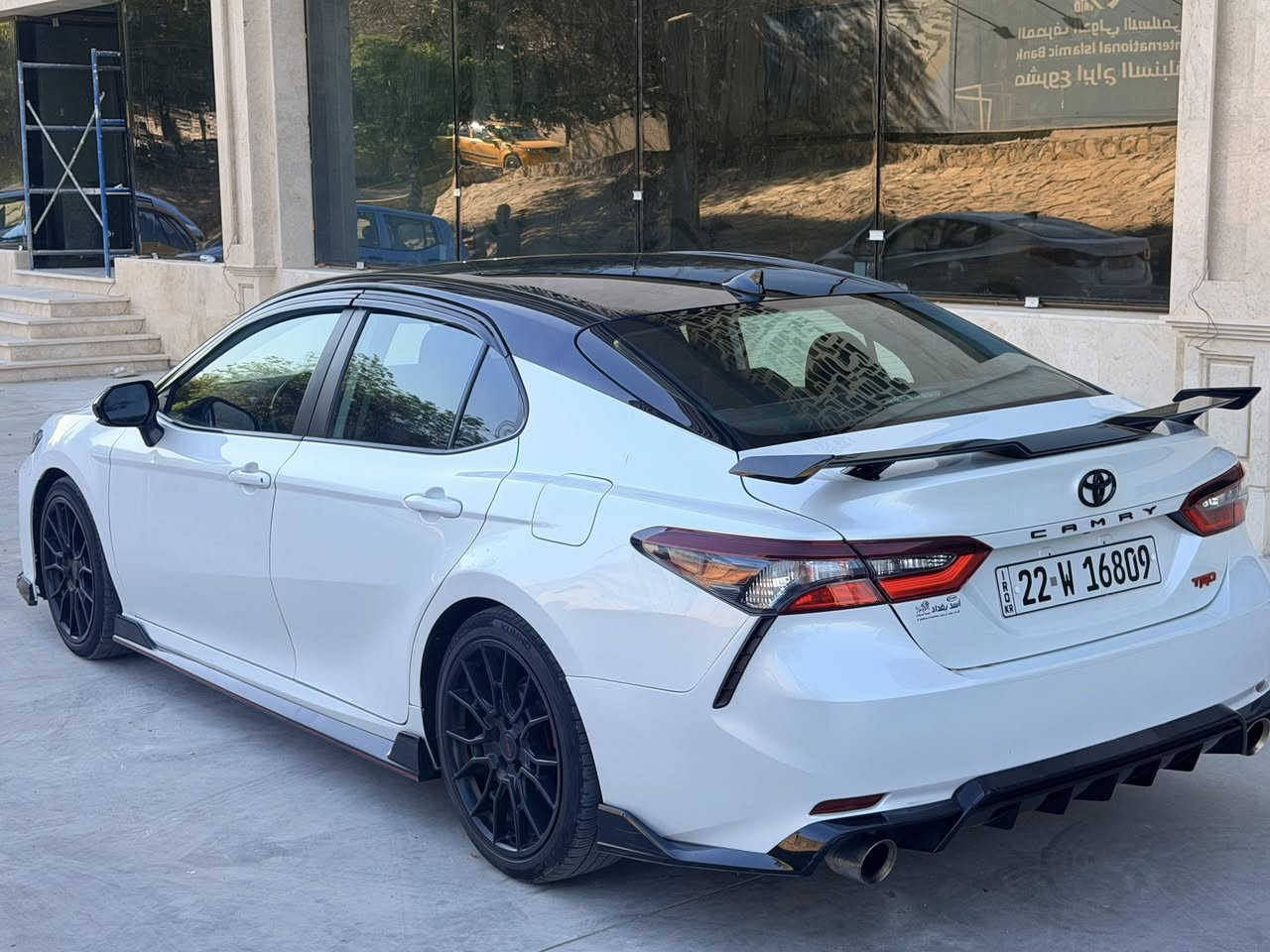كامري 2023(TRD)
6 سلندر تي ار دي  
كشنات جلد (TRD) سبورت 
المواصفات السياره 
حساس خلفي ونقط عمياء.
تنبيه الخروج عن المسار .
تحذير تصادم.
وضعيات قيادة.
شفتات ستيرن.
وشاشه وكامره.
دخول ذكي وبصمه.
كشنات مختمةtrd.
ويل 19 مختم ايضا(TRD).
مكينه 3500  v6.
كزوز رياضي من تيوتا مختمtrd.
سيارة جديدة ماشية (32) الف.
رقم سياة (اربيل) الهزه جديدة2026.
سنويه جديدة  2030.
السعر 186$
رقم الهاتف ***********

حادثه باب وجاملغ
