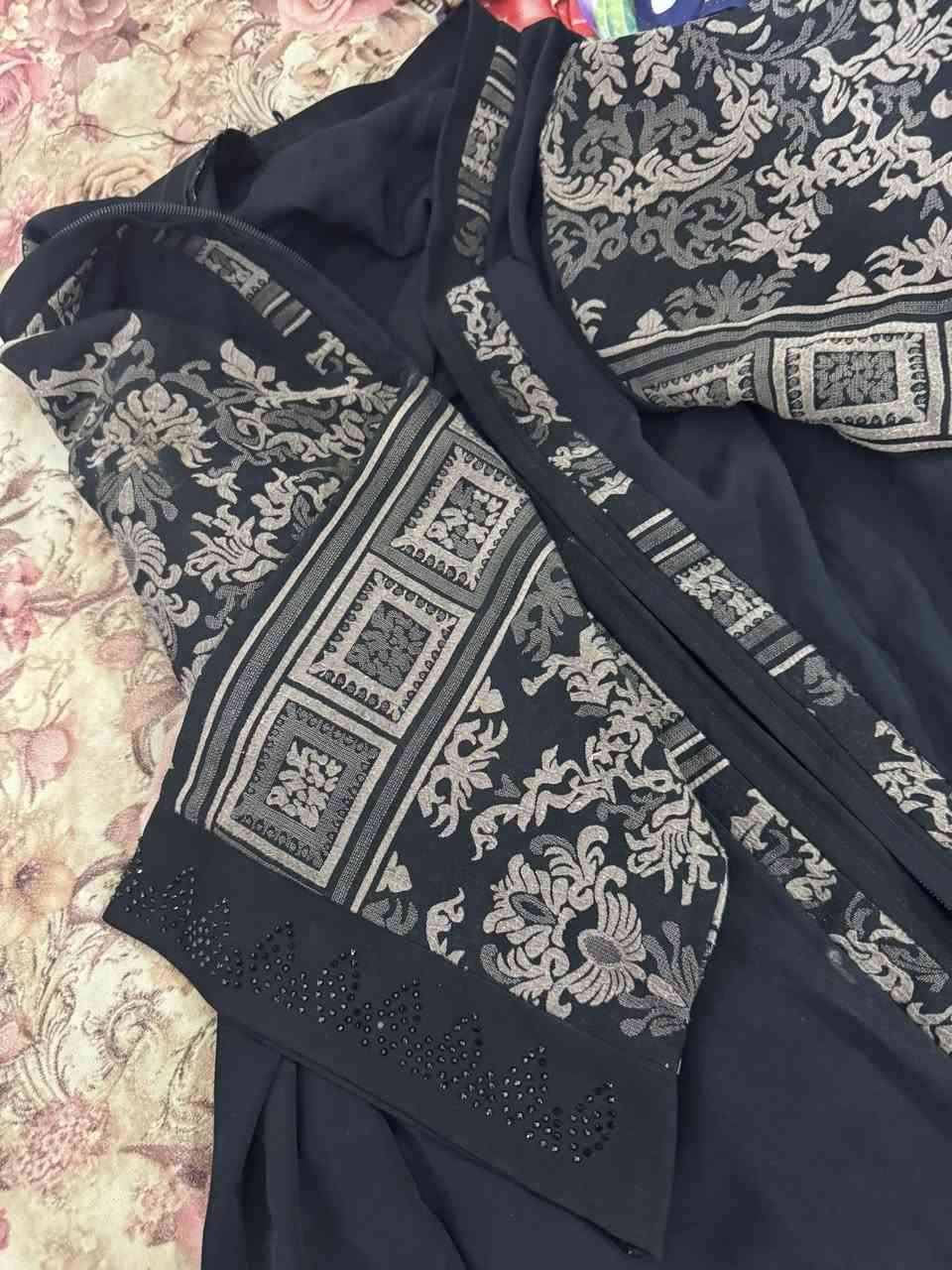 عباية سعرها 15 ￼ ‏فستان  قياس 48 سعره١٥


**إذا كنت صاحب هذا الإعلان وتريد حذفه لأي سبب، رجاءا أرسل رسالة إلى الدعم الفني**