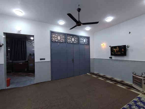 🏡دار للبيع🏡
المساحة:200 متر مربع
عدد الطوابق:طابقين
نوع السند:#طابو_زراعي_سند_٢٥_أقرار
السعر:(155) مليون دينار #قابل_للتفاوض

تفاصيل الطابق الأول:
غرفتين
صالة
مطبخ 
صحيات عدد 2
استقبال
كراج كبير/مكشوفه 2

تفاصيل الطابق الثاني:
غرفتين + سويتات (كل غرفة بحمام)
صالة
سطح
مطبخ شتايكر

الميزات:
ماء
كهرباء
قريب من: سوق/مدارس/تبليط #عرض_20

الموقع:🏡 (#توجد_جميع_المساحات)
نجف/شارع الصب عمود 335
شارع جسر الشهداء
 #ملاحضه_يبعد_عن_الجسر90متر

للتواصل:

***********وتس
