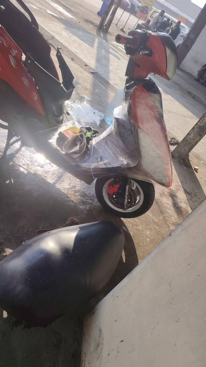 دراجه ماكس ثعلب جفاتتهه كلشي بيهه جديد وره فتره طفت قفلهه200غيرهه مابيع مكاني بغداد الجديده ***********
