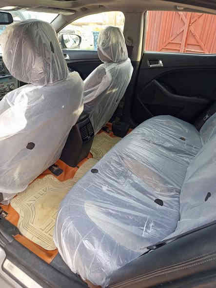 كيا اوبتما مديل2012 رقم بغداد
امريكي حادث خشم الشاصي فقط 
 مكفول كفاله عامه من الصبغ 
فول مواصفات 1/1
بنراما شغاله طكتين 
بصمه تشغيل +ابواب
بصمه صندوق 
كشنات جلد+كهرباء .
كشن سائق خزن ذاكره .تحكم استيرن جهتين + شفتات ستيرن 
مانع انزلاق 
 تبريد ثلج منضومه جديده
 مري شفط واشير بالمري 
شاشه كامره شاشت اعطال
سماعات انفنتي 
 تحكم جهتيه شفتات ستيرن نضام ايكو 
كشنات جلد تبريد تدفئه كشنات كهرباء
 تبريدقطعتين وبعد بيهه مواصفات 
محرك 2000تيربو جديد صارلي تقريبا ١٥ يوم من شاده سياره جاهزه ماعايزه برغي
تبريد قطعتين سياره فوول للخير خنك 
السعر 107ورقه رقمي استفسار أكثر ***********
