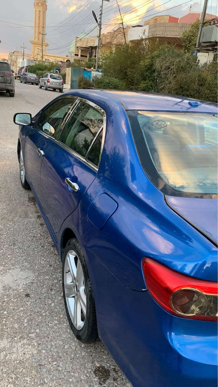 بیکاشۆ ٢٠٠٩
ئەمەریکی  مەکینە گەورە
سەیارەکە سبوخ عامە 
گیرومەکینە تبرید بەشەرت 
بەناوکردنو بڕاوەی مروری  بەشەرت  
غرامە بەشەرت
سەنەوی ٢١ بەسەر جوە
تەقەورەقەش بەشەرت 
پئشو پشتی جەمپئکی بجوکی هەیە
وەرگەراوە سەیارەکە بەس زۆر جوانە ماشااللەی دەوئ
*********** سحریشی 
٧٨وەرەقەو کەمک مجال دوووەرەقەش غرامەی لەسەرە 
ویل کەنەدی تاییە نوئی  لەسەرە أربيل, العراق
