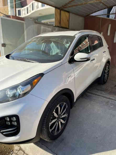 السلام عليكم
سبورتج 2019 

السياره مواصفات ex 

فول عدا البنراما 

ماشيه ٧٥ ميل 

السياره حادثه بابتين وبنيد مبدل من امريكا بلادي 

بدون حادث وبدون ايرباك ماعرف ليش متبدل 
محدث لايت الخلفي لد اصلي 
و البلوجكتر ابو 4 عدسات

السعر ١٦٨ وبيه مجال 

***********
