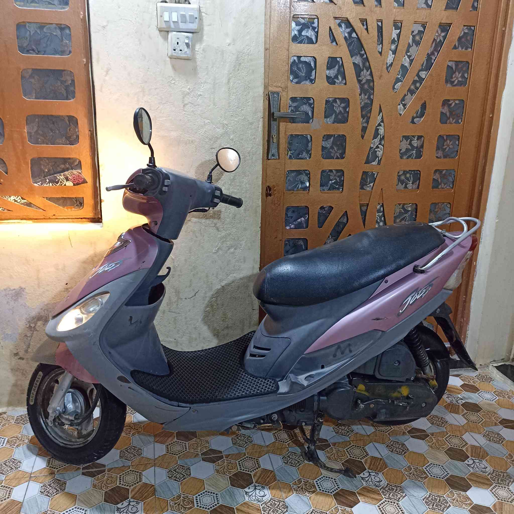 للبيع ماكس منغولي كفالة عامة مكينة مامفتوحة كفر بلاد ختم واحد كهربائيات كلها شغالة دراجة مابيها كل نقص مكاني ديوانية جمهوري شارع سالم لسعر خاص او رقم ***********
