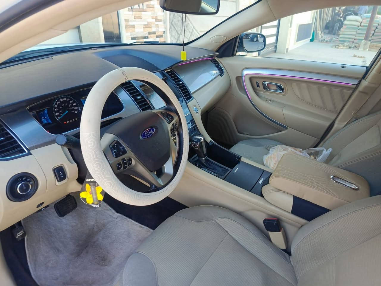 السلام عليك
فورد تورس 2013 
خليجي وكاله نيفا 
رقم سليمانيه الجديد 
مواصفات SEL
ثلاثه شاشات 
فتحه سقف
تشغيل عن بعد 
كشنات كهرب 
تبريد قطعتين 
ستاره خلفيه كهرباء 
حساسات خلفيه 
لايت عدسه زنون 
اناره محيطيه تتحكم بيها عن طريق الهاتف 
5 ويل كب حجم 18 
السبير شركه مانازل 
كود فتح وقفل باالباب 
السياره مكفوله من الصبغ والدعم والتبديل 
جديده بمعنى الكلمه 
ماشيه 88 الف مايل حقيقي
اطارات جديده 
بطاريه جديده 
محرك وكير وتبريد بحاله ممتازه 
هزه وفحص وسنويه جديده 
للاستفسار الاتصال على الرقم 
‏‪***********‬‏
