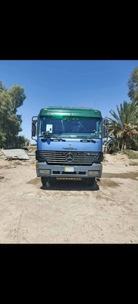 اكتروز • موديل ٢٠٠٢ • مكينة ٨ سلندر