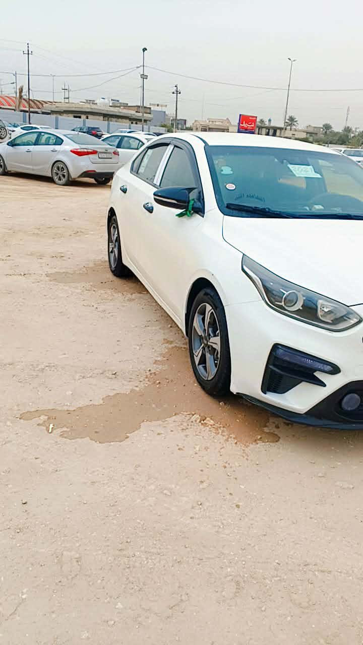 سلاام عليكم سيراتو للبيع موديل 19رقم اربيل ساقط سياره فول عده الفتحه مكينه 2000دوش سياره جديده بمعنه الكلمه ب 155اوبيه مجال قليل
 ترهم مراوس ب 22 او23حسب القناعه 
***********
