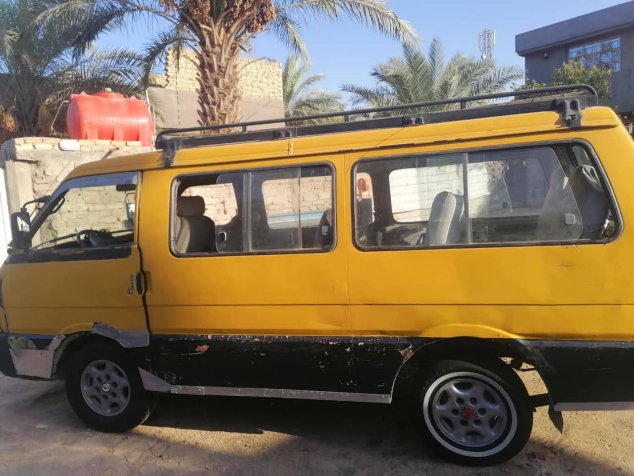 سلام عليكم ورحمة الله كيه موديل 95رقم  نجف احمر كير ومكينه جدد حداديه نضيفه
داخل نضيف عليه غرمات عل مشتري سعر 13 وبيه مجال قليل مكاني بابل ***********
