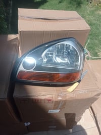 ومن رخصة الادمن المحترم يتوفر لايتات توسان موديل ٢٠٠٦-٢٠٠١٠ سعر الزوج ...