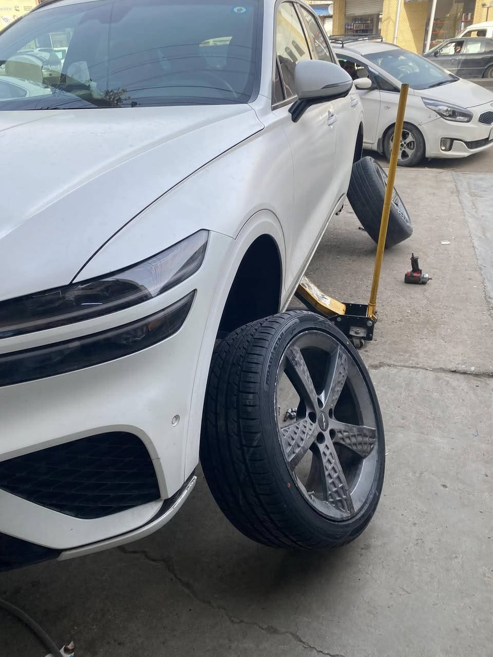 اطارات اصليه العنوان مجمع مشن شركة مشلن ***********
