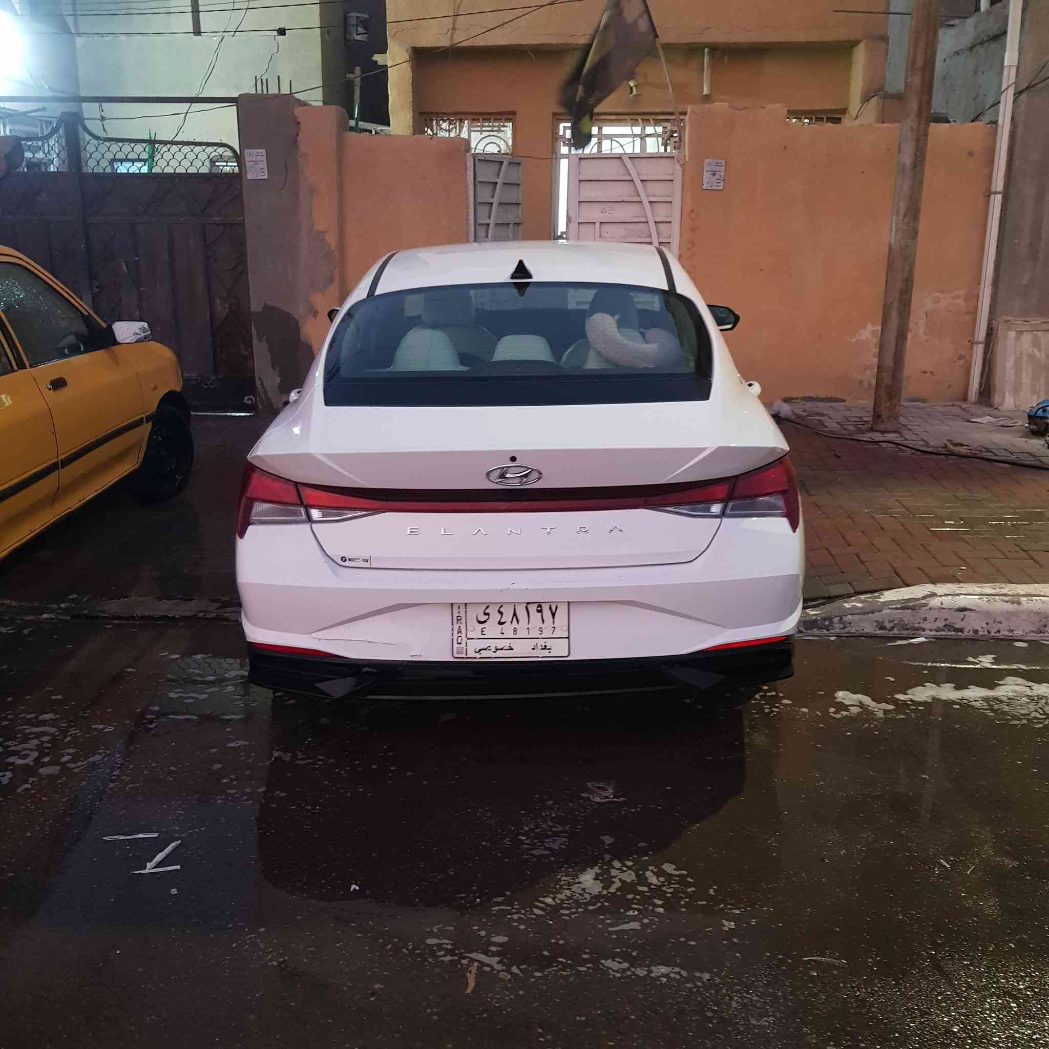 السلام عليكم 
للبيع هونداي النترا موديل 2023
رقم معوقين بغداد باقيلها 3 سنوات حادثها 3 قطع تبديل اصلي بدون قطرة صبغ 
فقط بالدوسه ع كد الباب وبيه بارد قليل بالجهة اليسرى بالباب الخلفي والهلال مال الجاملغ 
مواصفات السياره 
بصمه رادادرات اماميه وبالمري تدفئه بالكشنات تدفئه بالستيرن كشنات جلد طبق الاصل اني مدوشمها 
نقص السياره فقط اللحيه الخلفيه مكسوره 
ماشيه السياره 82 الف ميل 
السعر 145 ورقه 
رقم الموبايل ***********
