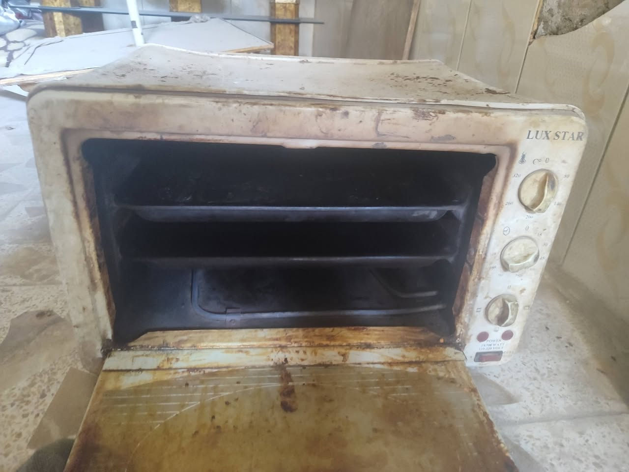 اوڤن للبيع شغال
المكان ابو صخير مناذره 
سعر 40بيه مجال


**إذا كنت صاحب هذا الإعلان وتريد حذفه لأي سبب، رجاءا أرسل رسالة إلى الدعم الفني**