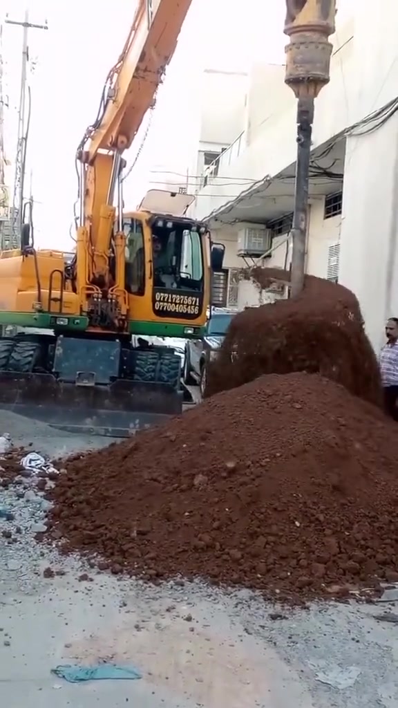 السلام عليكم توجد حفاره برينه منهولات صحيات داخل النجف و عمده و مجمعات و حفر نخيل تحفر 9 متر ***********
