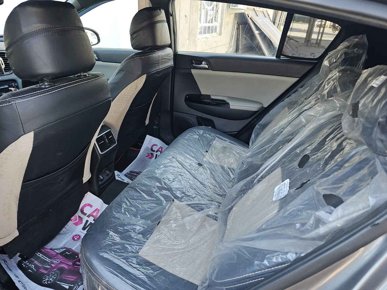 كيا سبورتج 2017 sx لمتد
بنروما بصمة تشغيل وابواب 

جنطة كهرباء 

كشنات جلد كهرباء تدفئة + تبريد + استيرن
تبريد قطعتين 

رادرات حساسات اشاير مري 

تخم تاير جديد +باتري 

مكينة ٢٠٠٠ 

السيارة فول مواصفات وجاهزة 

الحادث مرفق بلصور

السعر 160 

للاتصال ***********
