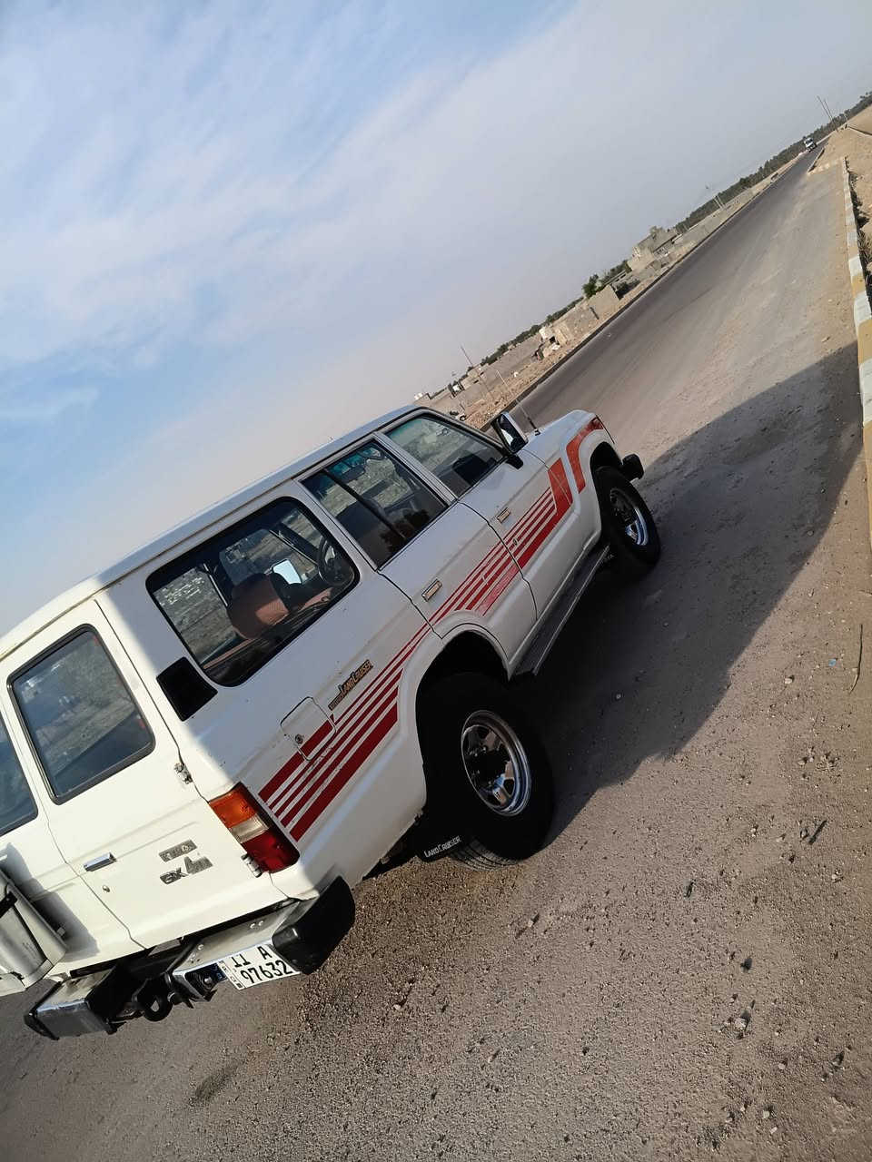 للاندكروز ٨٩ للبيع بلاد تبريد شغال السعر ٧٥  ما متواجد خاص رقم ***********
