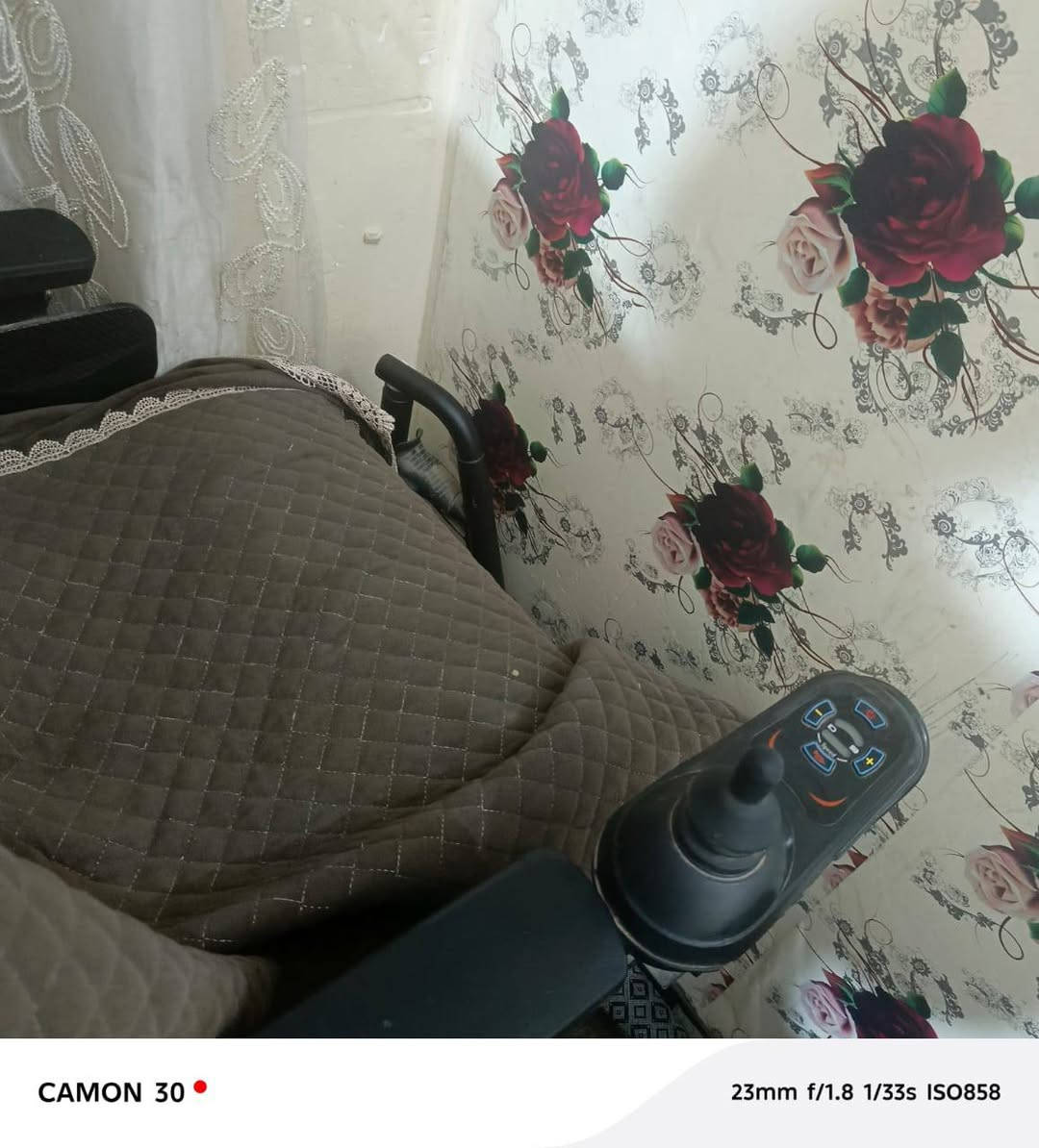 السلام عليكم عربانه شحن معوقين للبيع بدون بطاريه السعر 500 وبيه مجال وتدللون للاستفسار ***********
