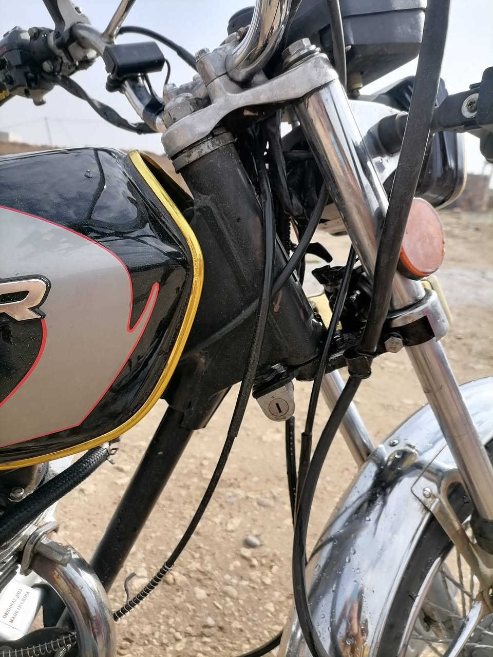 السلام عليكم ماطور نضيف مثل ما موضح بصوره 5گير رقم نينوى شرط التحويل موديل ٢٠٢٠ السعر مليون و٦٥٠ ***********
