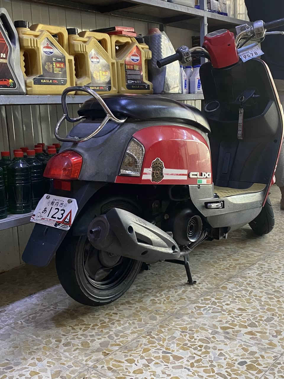 السلام عليكم بوليس كويزي للبيع الدراجه مكينه مكفوله الدراجه خير من الله تخبل احلى من الصور مصارلي فتره من نزلتها رمبه على أيدي الرقم ***********
السعر 700 وبيها مجال 
المكان بغداد
