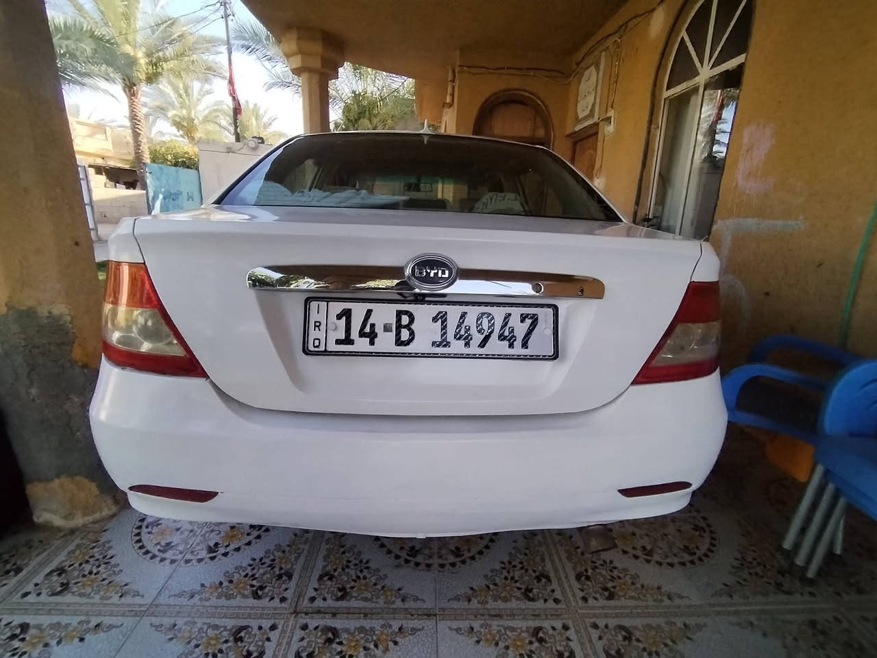 سلام عليكم  BYD 2011 سيارة جاهزه كامره خلفيه شاشه تبريد ثلج ضربة جاملغ خفيفه ما واصل للداخل حساسات شغاله جاهزه من كلشي صبغ عام بسبب الجراد المكان ديالى الخالص سعر 50 وبيها مجال رقم الهاتف ***********  ***********

